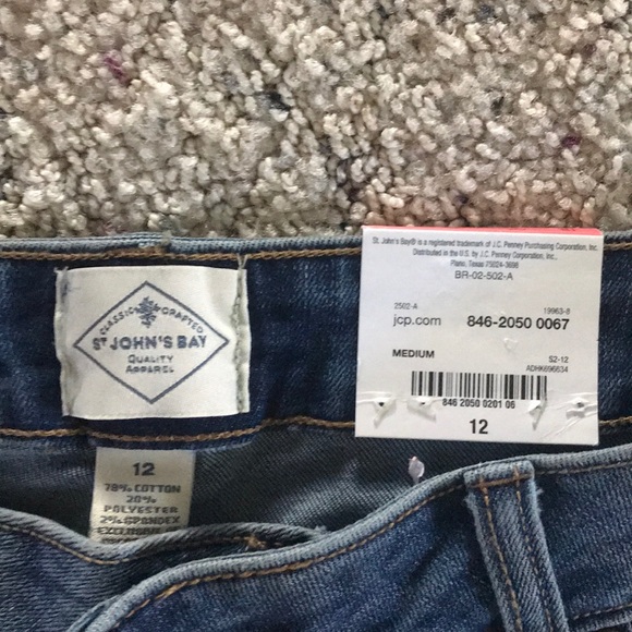 Blue jean capris - Picture 2 of 3